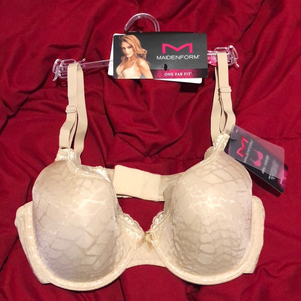 Maidenform T-shirt bra, size 36C. Never worn.